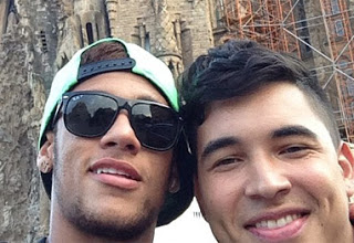 Neymar visita Igreja em Barcelona e posta foto na internet