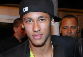 Biografia de Neymar revela que” Deus o livrou da morte”