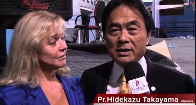 Pastor Takayama HUMILHA a esposa AO VIVO
