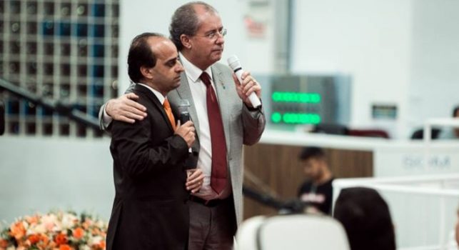 Pastor Reuel e Hueslen Santos (Foto: Matheus Martins)