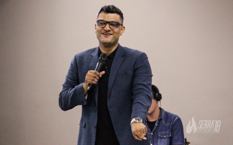 Tiago Brunet manda indireta à pastor que o chamou de mentiroso