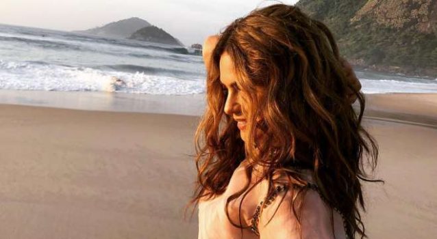 Cantora gospel Aline Barros