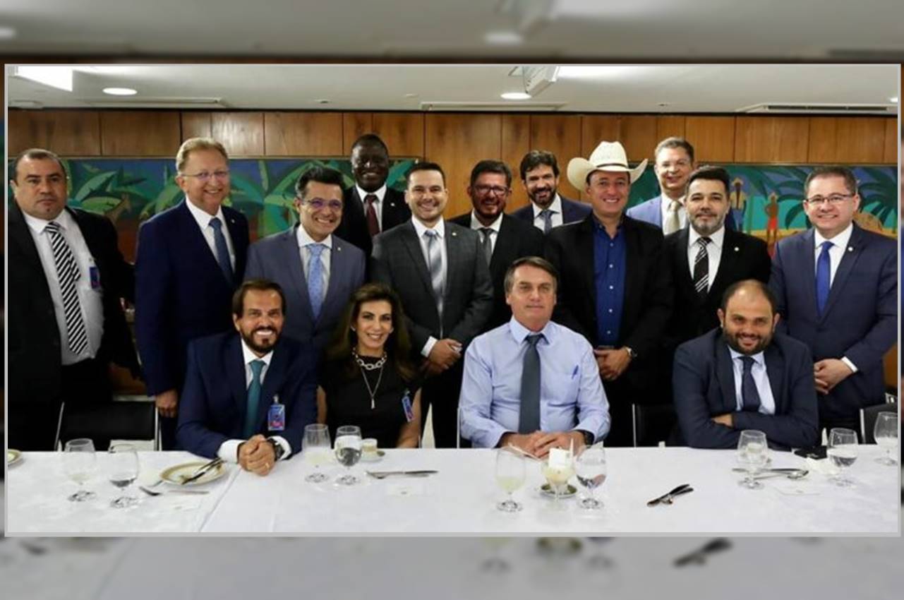 Presidente Bolsonaro com pastores