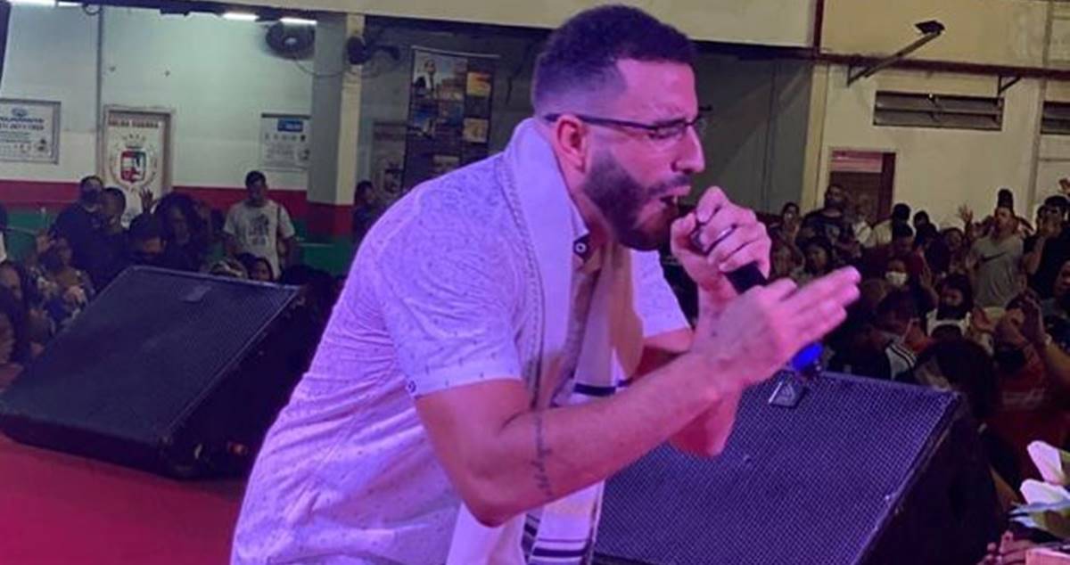 Pastor fala "em mistério" de propósito para disfarçar gafe