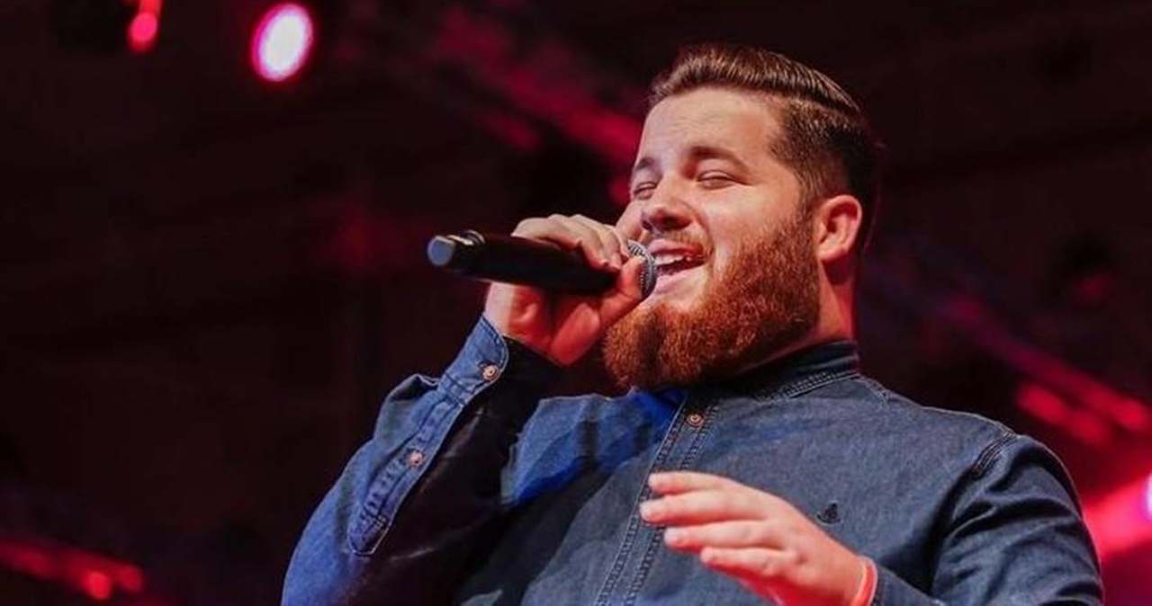 Cantor gospel Esdras Gondim morre de Covid-19 aos 23 anos