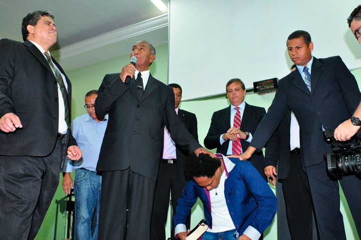 pastor Job Roberto da Silva e Thalles Roberto