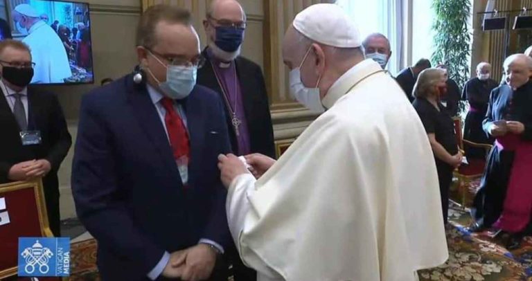 Bispo Abner Ferreira participa de encontro ecumênico ao lado do Papa Francisco
