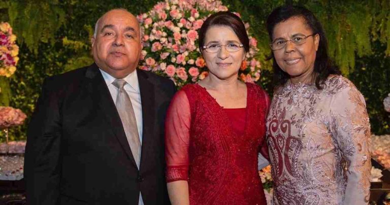 Eliã Oliveira está há um ano sem cantar na IEADPE