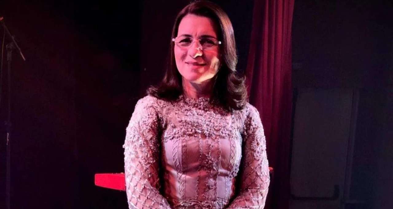 Cantora Eliã Oliveira não canta mais na Assembleia de Deus PE