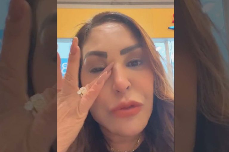 Separada há meses, Rose Nascimento diz ser casada há 38 anos e exalta a família em show.