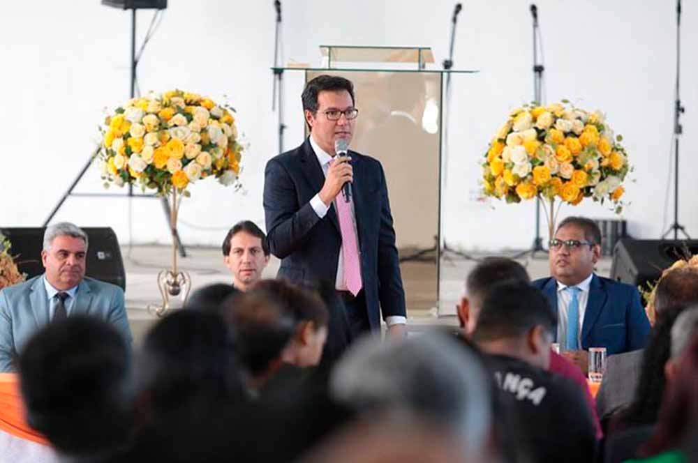Alex de Madureira participa de reunião de obreiros na Assembleia de Deus Paulistana