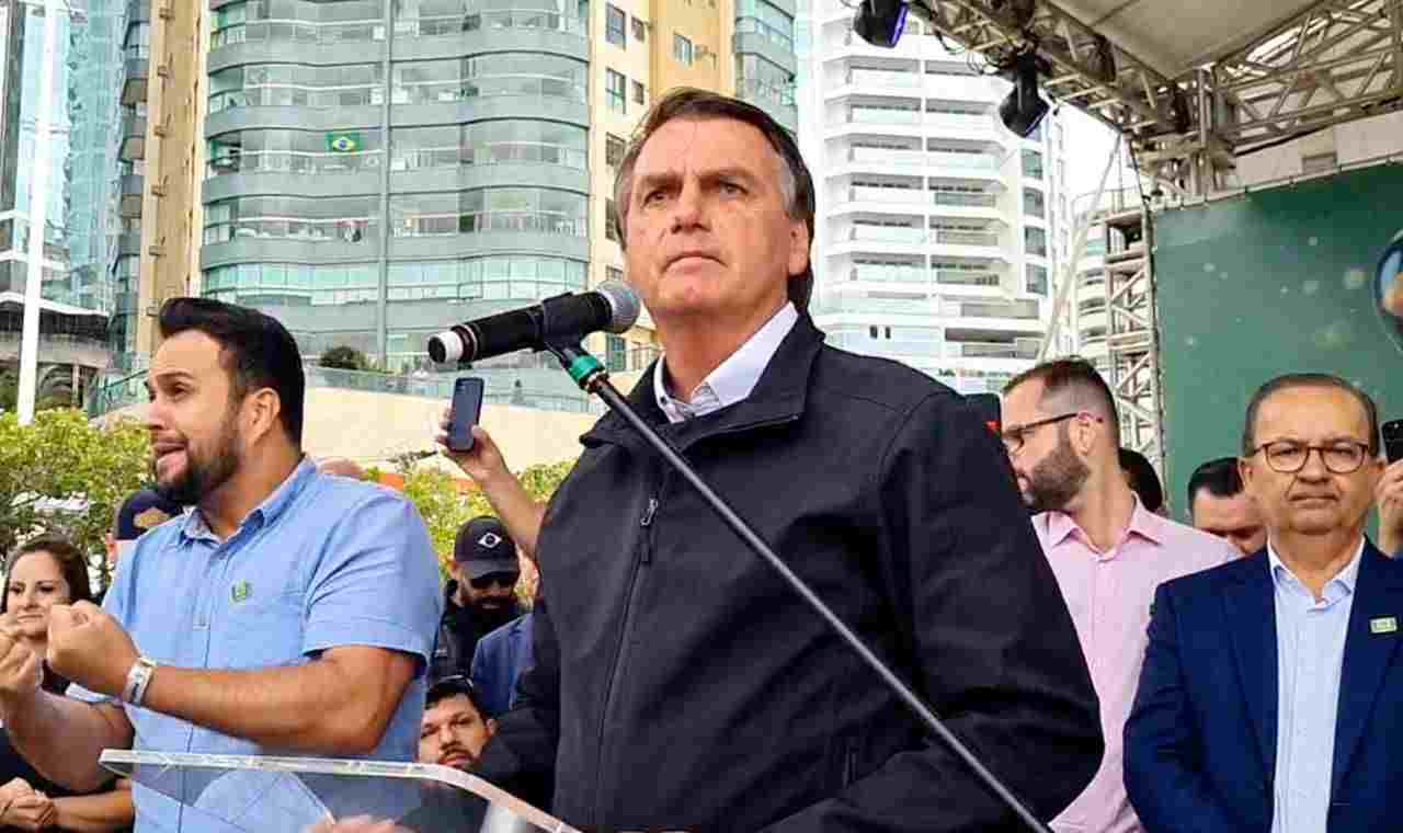 Sem citar escândalo do MEC, Bolsonaro discursa na Marcha para Jesus