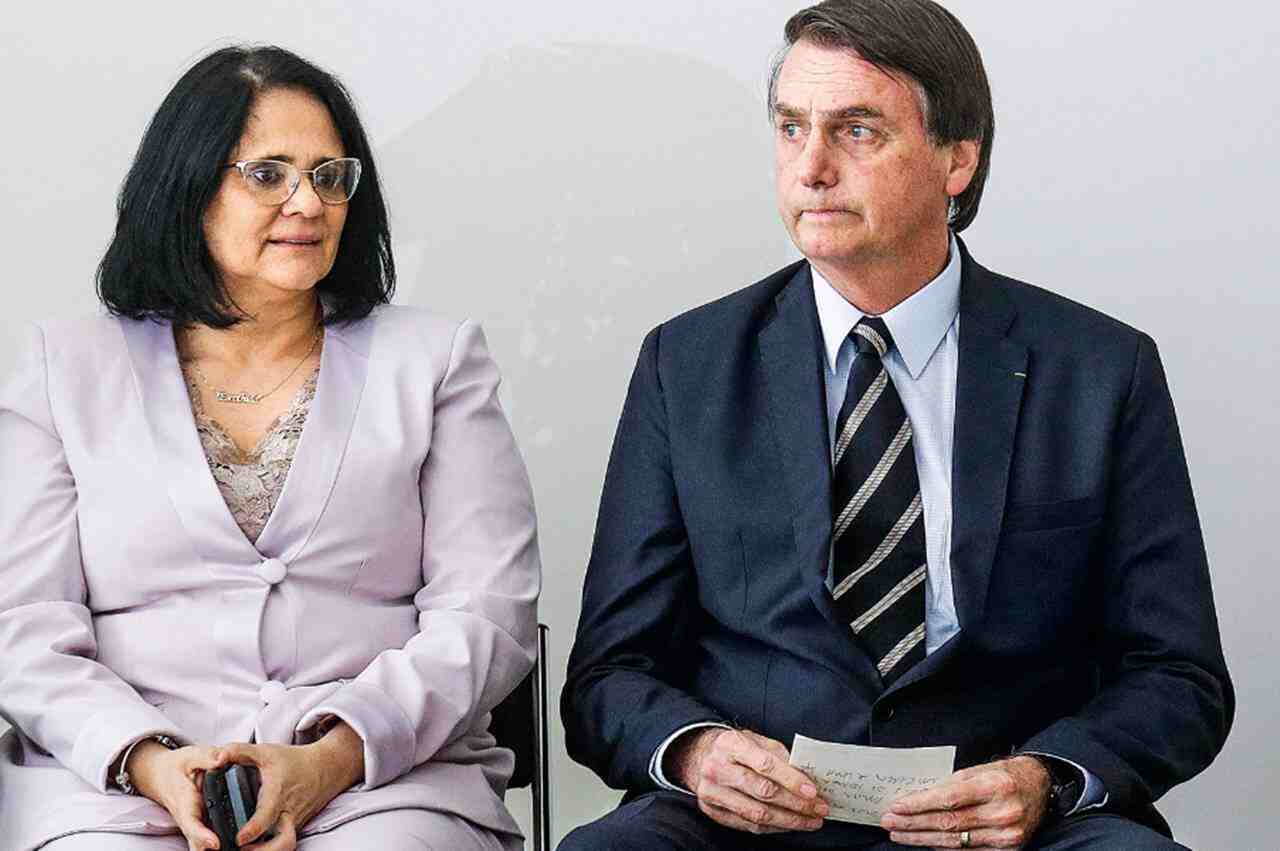 Damares descumpre acordo com Bolsonaro e lança candidatura ao Senado 