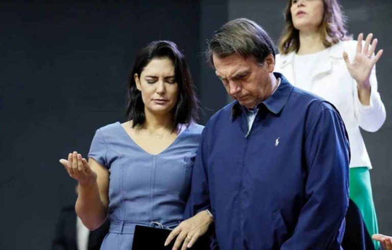 Por que Michelle registrou o nome Bolsonaro para marca de cerveja e vape