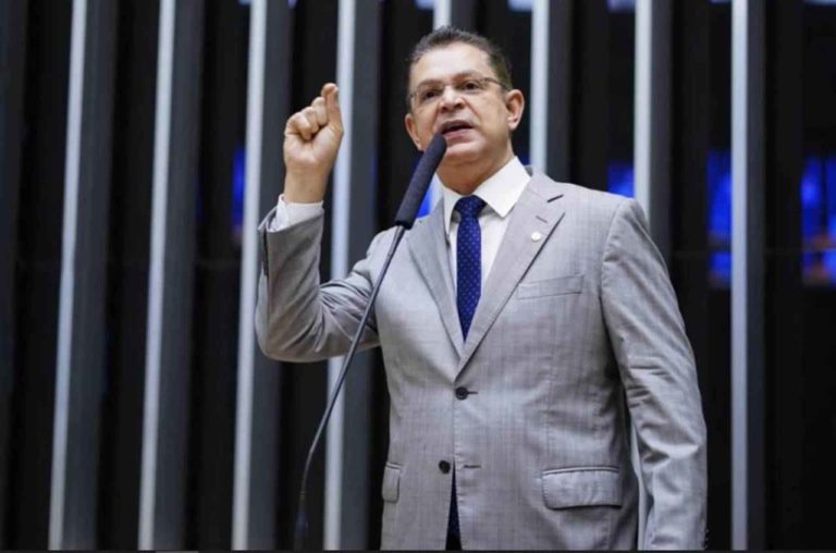 Sóstenes Cavalcante, braço político de Malafaia, chama Haddad de “burro” e “analógico”