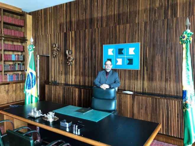Por que pastor que visitava Michelle estava na residência oficial antes da posse de Bolsonaro