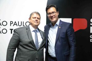 Tarcísio de Freitas e Alex de Madureira (Reprodução)