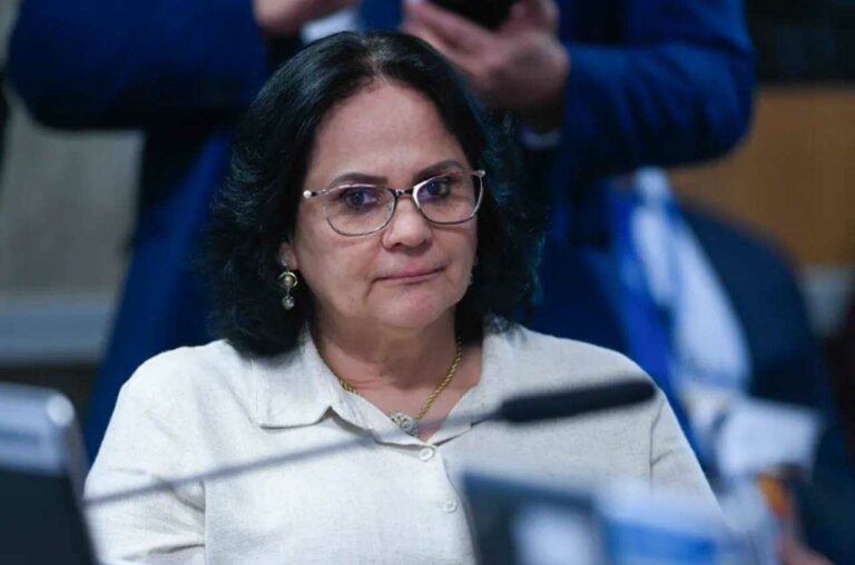 Damares Alves está com câncer