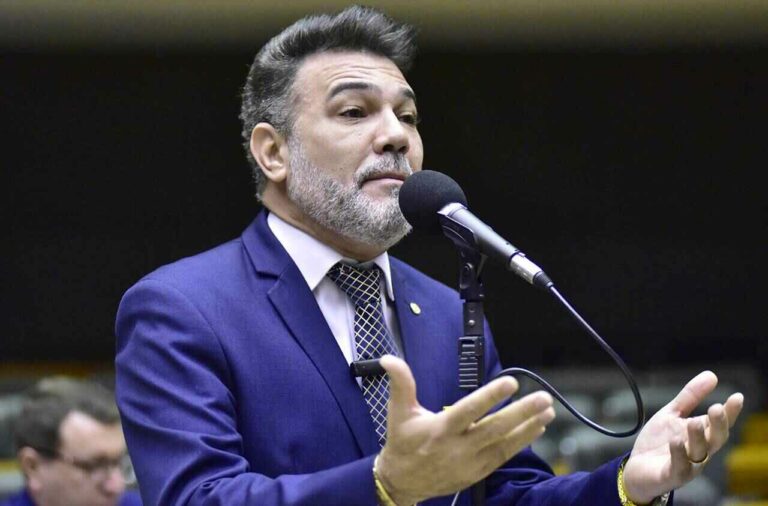 Evangélicos querem Marco Feliciano no Senado: veja o que diz a pesquisa