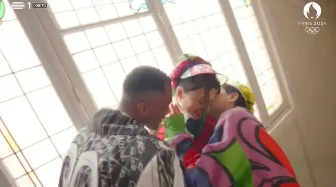 Diversidade ou desrespeito? Drags satirizam Última Ceia na abertura dos Jogos de Paris 2 Cena de menage atrois na abertura das Olimpiadas de Paris - @Reprodução