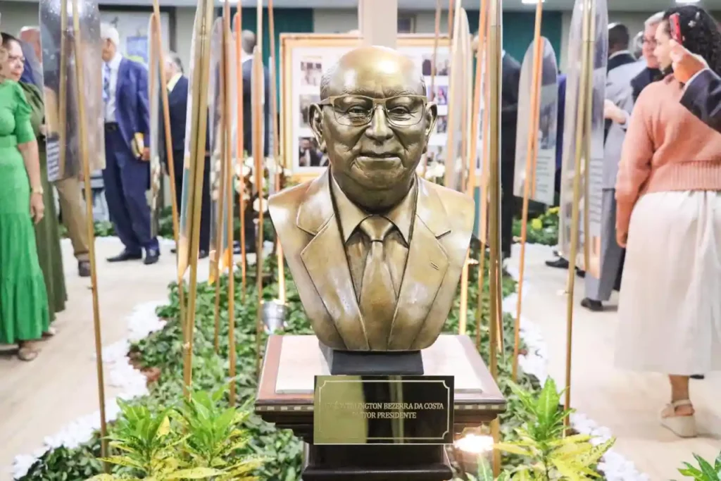 Busto em homenagem ao pastor José Wellington - @Reprodução