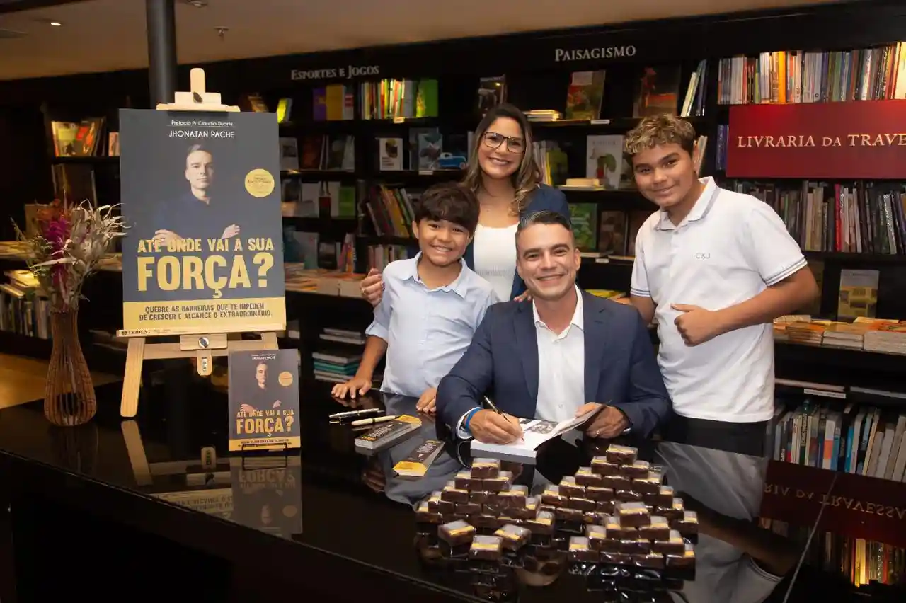 Autor recebeu a família, além de amigos e parceiros Foto: Divulgação /Assessoria/Fabrício Cruz Fotografia