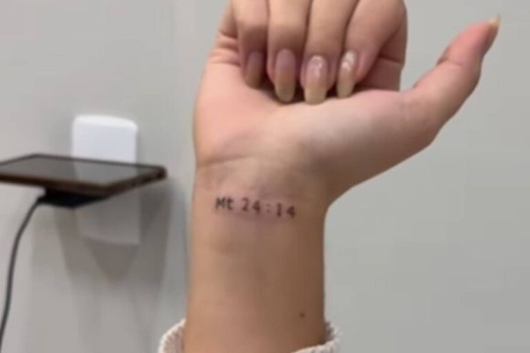 Pastor defende tatuagens com versículo em igreja: “Decisão consciente e pessoal”