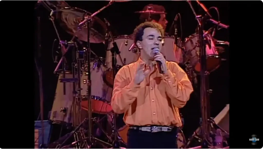 Alex Gonzaga cantand a musica Escrevi - @Reprodução