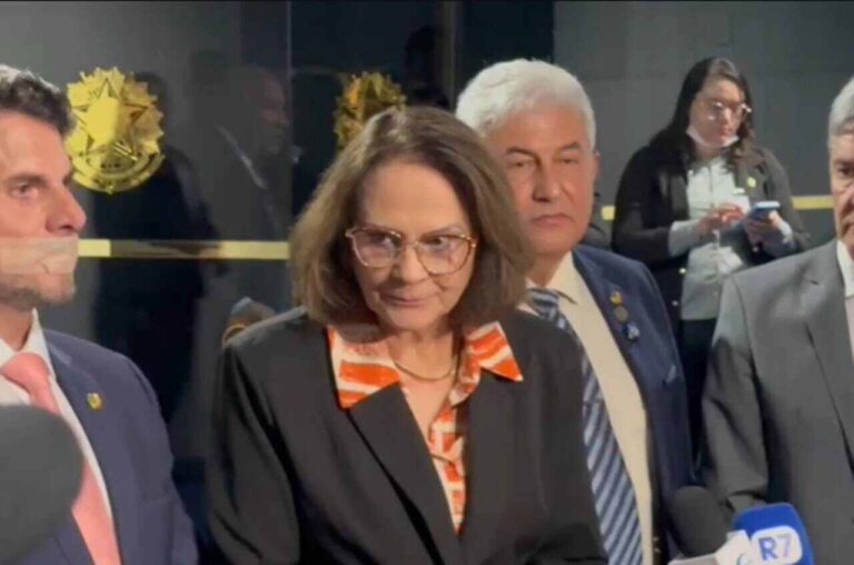 Senadora Damares surpreende ao pedir “perdão” ao PT e à USP