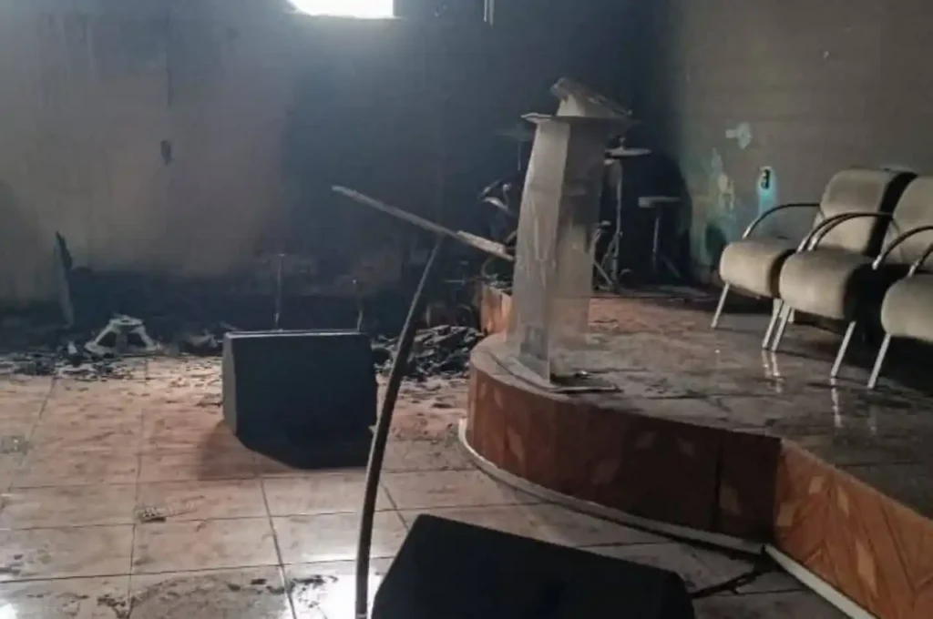 Assembleia de Deus incendiada - @Reprodução