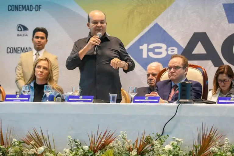 Ibaneis pede oração por Bolsonaro durante AGO da Assembleia de Deus