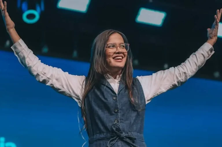 Pastora critica evangélicos que seguem Anitta e Carlinhos Maia