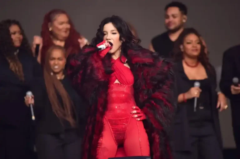 Priscilla mistura referências gospel e black music em show marcante no The Town