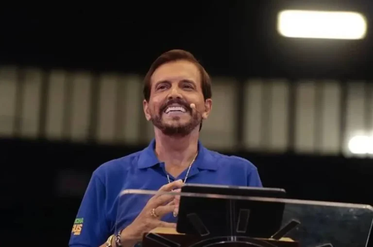 Apóstolo relaciona pane em show de drones à profecia do Apocalipse