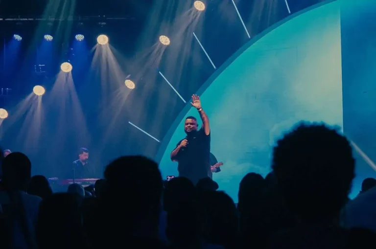 Nova versão de “Yahweh” reforça fase internacional da carreira de Lukas Agustinho