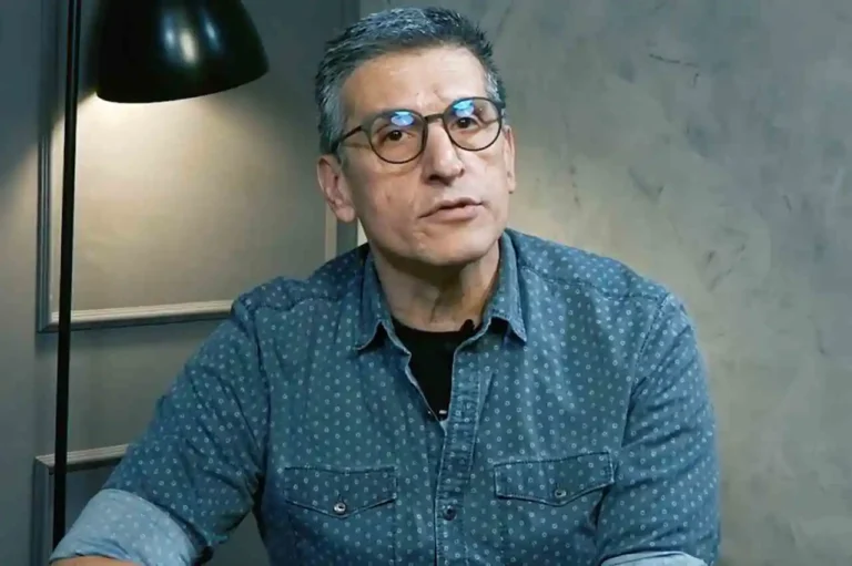 Zé Bruno, líder da banda Resgate, critica religiosidade de crentes que pedem guerra