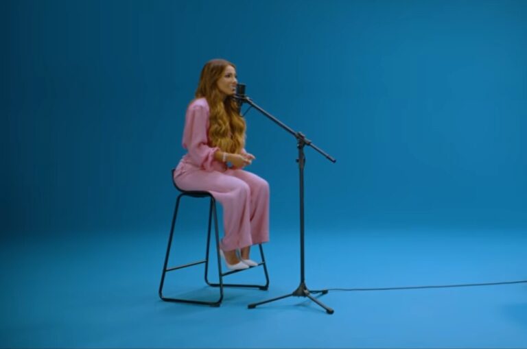 Gabriela Rocha lança releitura de “Palavras”, sucesso de Lauriete