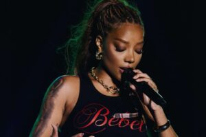 Ludmilla surpreende ao encerrar show de Carnaval cantando música gospel