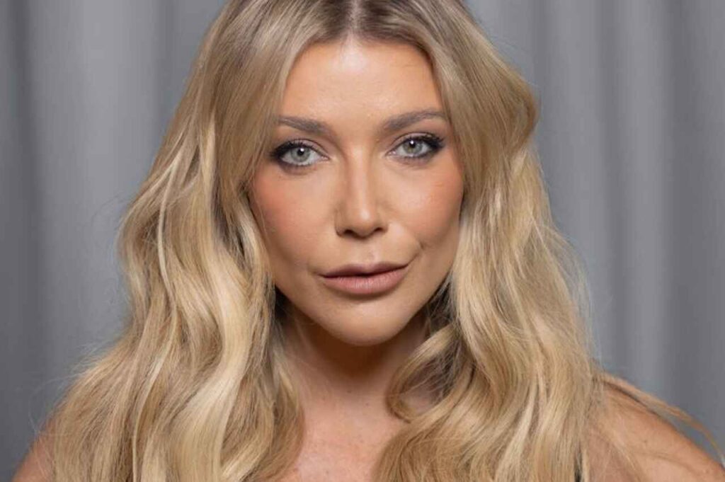 Luiza Possi em retrato promocional.