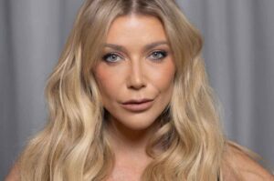 Luiza Possi em retrato promocional.