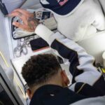 Fora da lista da Seleção Brasileira, Neymar Jr. posta foto ajoelhado com Bíblia