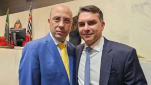 O encontro entre o Pastor Oseias de Madureira e Flávio Bolsonaro na ALESP