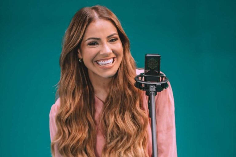 Gabriela Rocha supera Anitta e Luísa Sonza como a cantora mais ouvida do Brasil