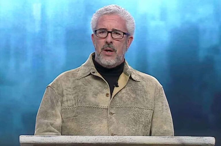 Pastor alerta para “apostasia em massa” após divulgação de vídeos de naves espaciais