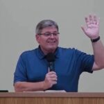 Pastor defende batismo para casais em união estável sem casamento civil