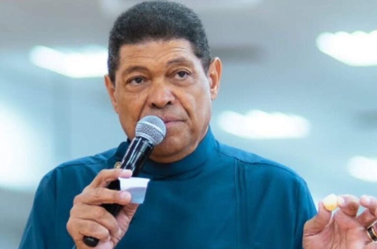 Justiça manda penhorar helicóptero da igreja de Valdemiro Santiago