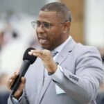 “Igreja não é arquibancada” Pastor Osiel Gomes repudia Copa do Mundo no templo