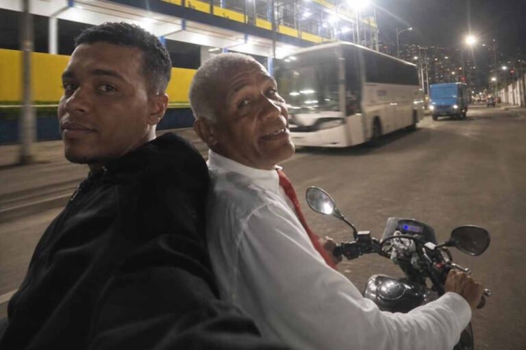 “Homem roçando em mim?”, Dispara Isidório ao mandar carona sentar de costas