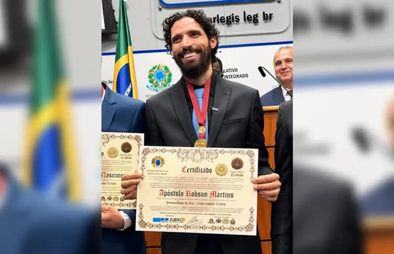 Apóstolo Robson Martins é homenageado em cerimônia realizada no Senado