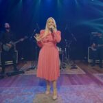 Andrea Fontes celebra 45 anos de ministério com gravação de DVD